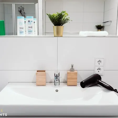 Pineapple - Zwinger Ix - 80qm - 1x Free Parking