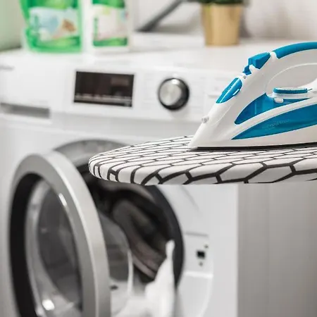 Pineapple - Zwinger Ix - 80qm - 1x Free Parking